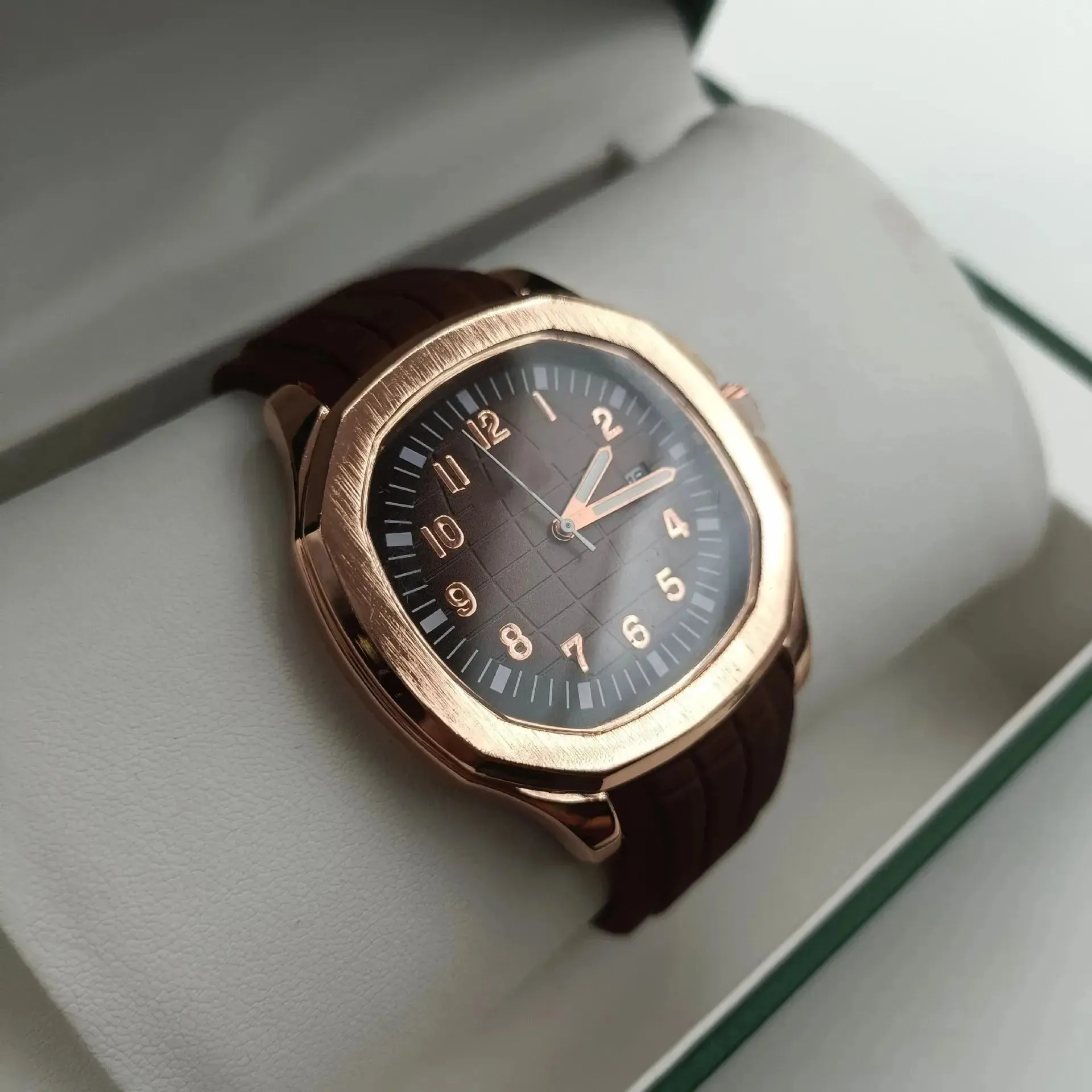 Fashion Classic Men's Watch Sports Silicone Sports Watch