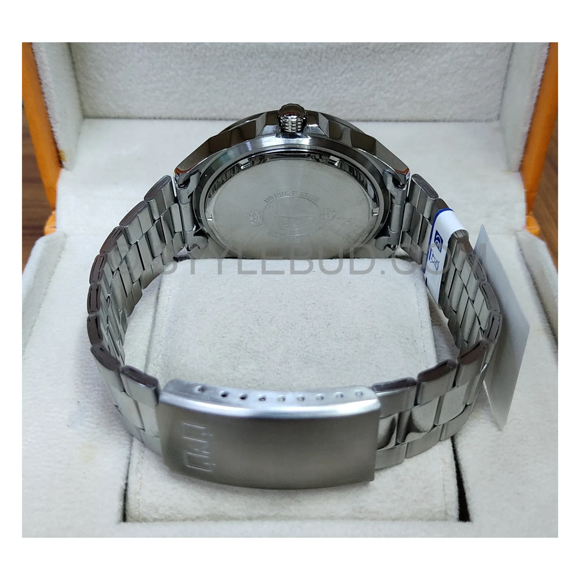 WW1481 Q&Q Superior Stainless Steel Chain Watch S374J212Y
