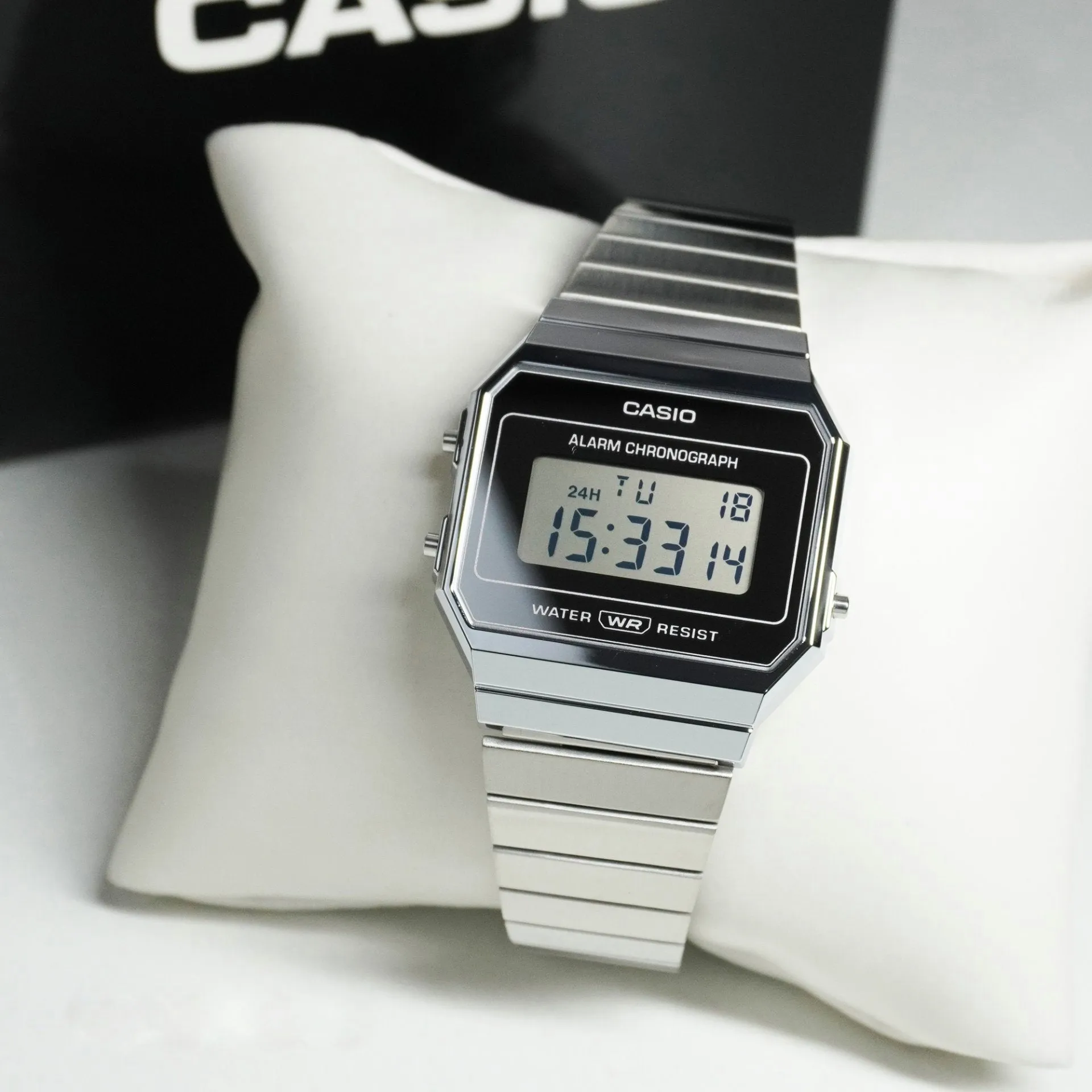 WW2893 Casio Vintage Super Slim Digital Silver Chain Watch A700WEV-7ADF